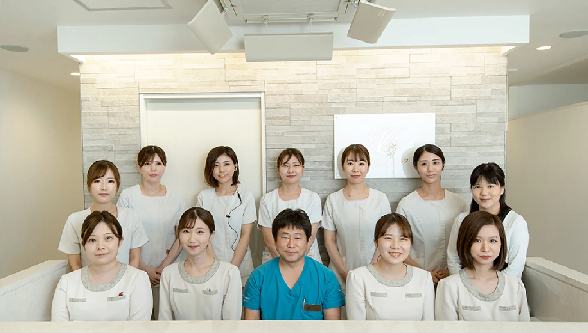 スタッフ集合写真